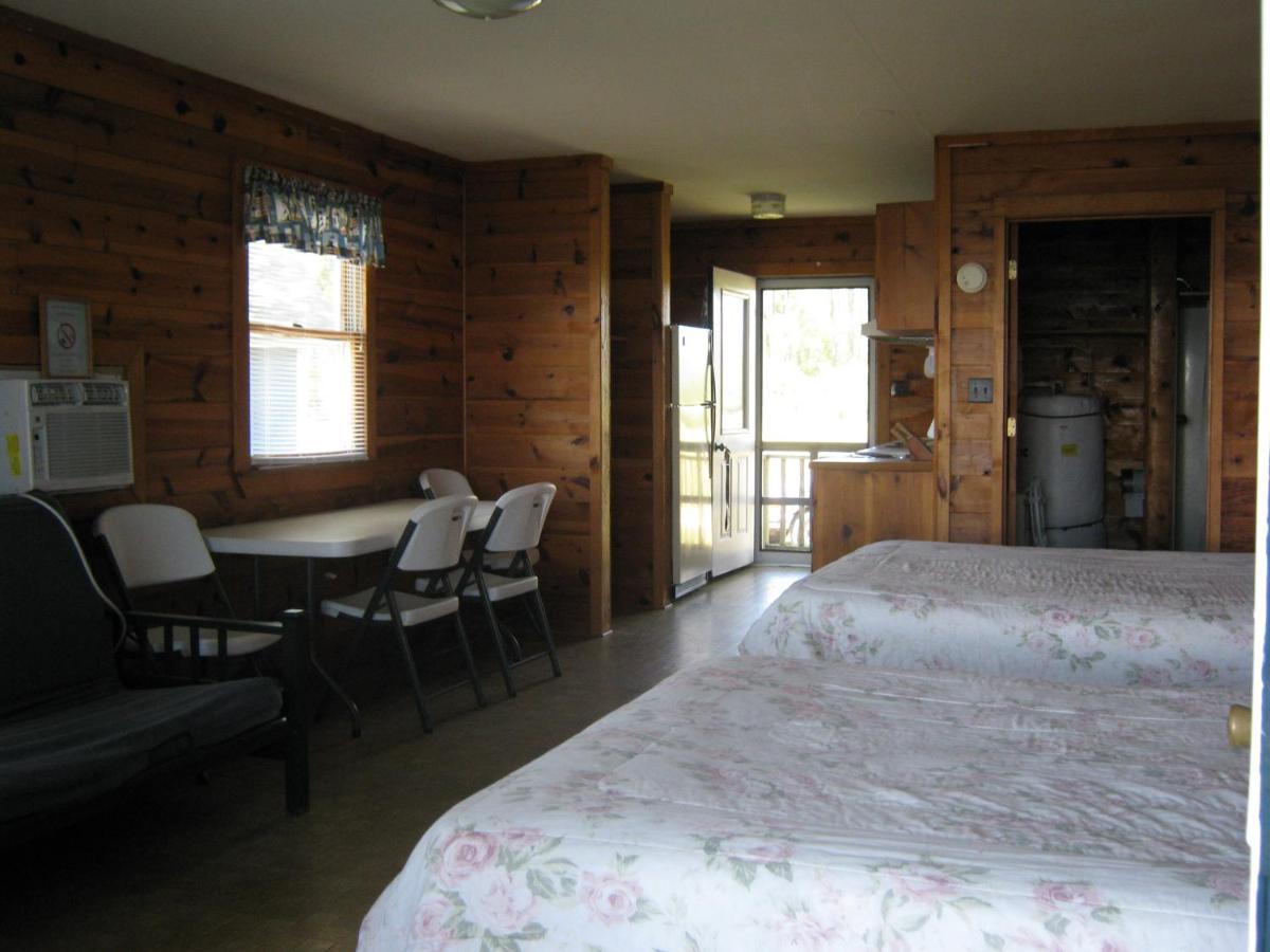 Virginia Landing Camping Resort Cabin 2 Quinby Exterior photo