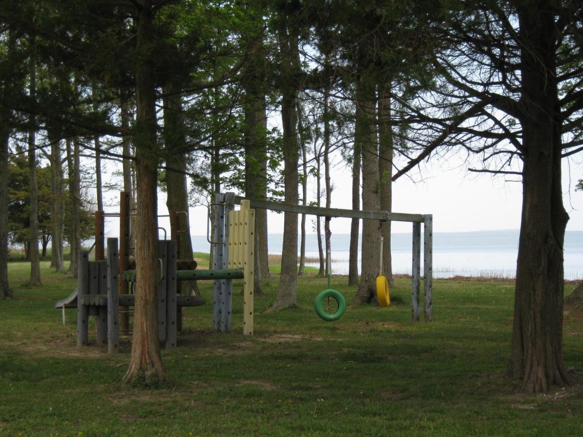 Virginia Landing Camping Resort Cabin 2 Quinby Exterior photo